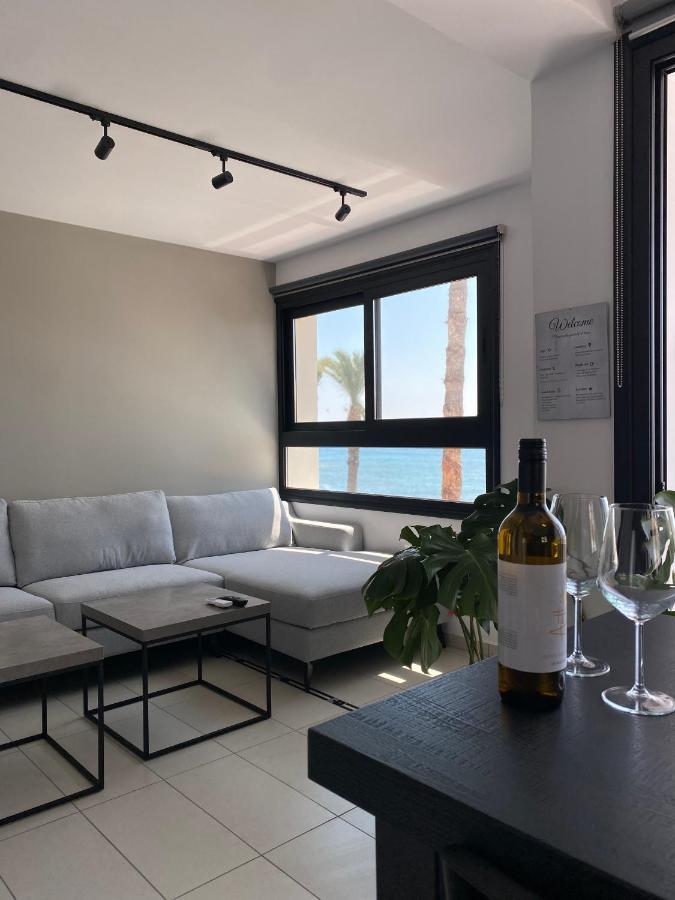 Sea La Vie #1 - Luxury Seaview Apartment 파포스 외부 사진