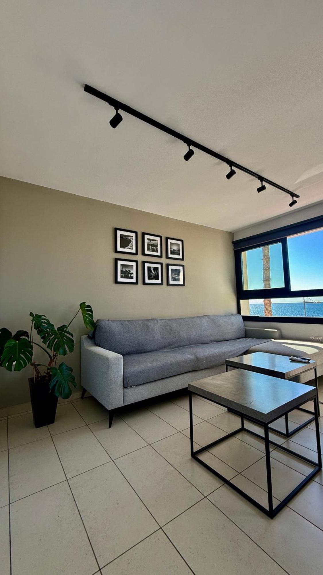 Sea La Vie #1 - Luxury Seaview Apartment 파포스 외부 사진